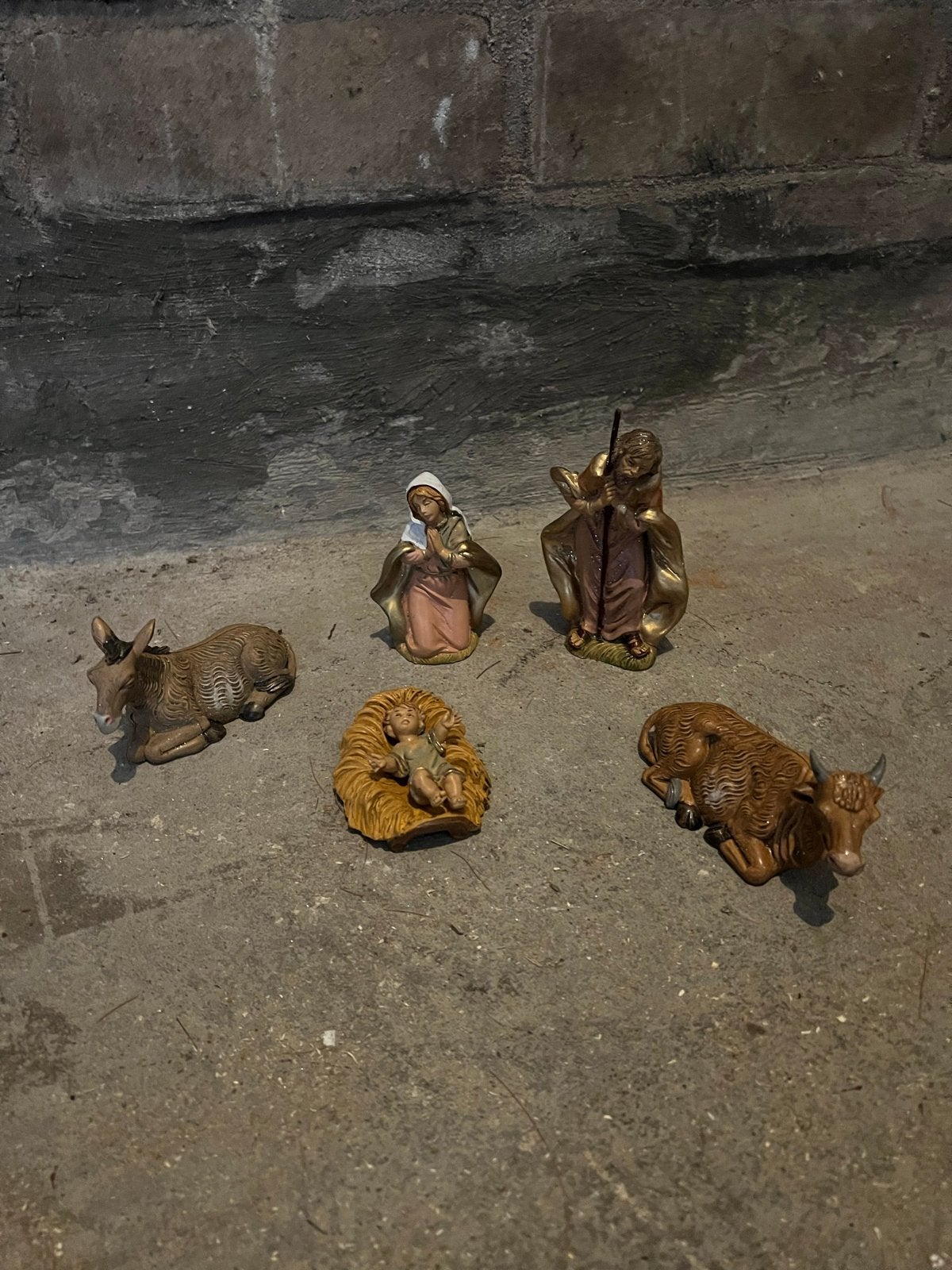 Kerststal beeldjes set - Jozef, Maria, Jezus, os en ezel, Ophalen of Verzenden, Gebruikt, Beeld(je), Christendom | Katholiek