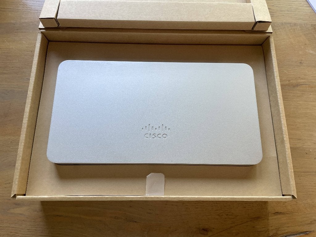 Cisco Meraki MX68-HW (unclaimed) — compleet in doos, Ophalen of Verzenden, Zo goed als nieuw, Router, Cisco Meraki