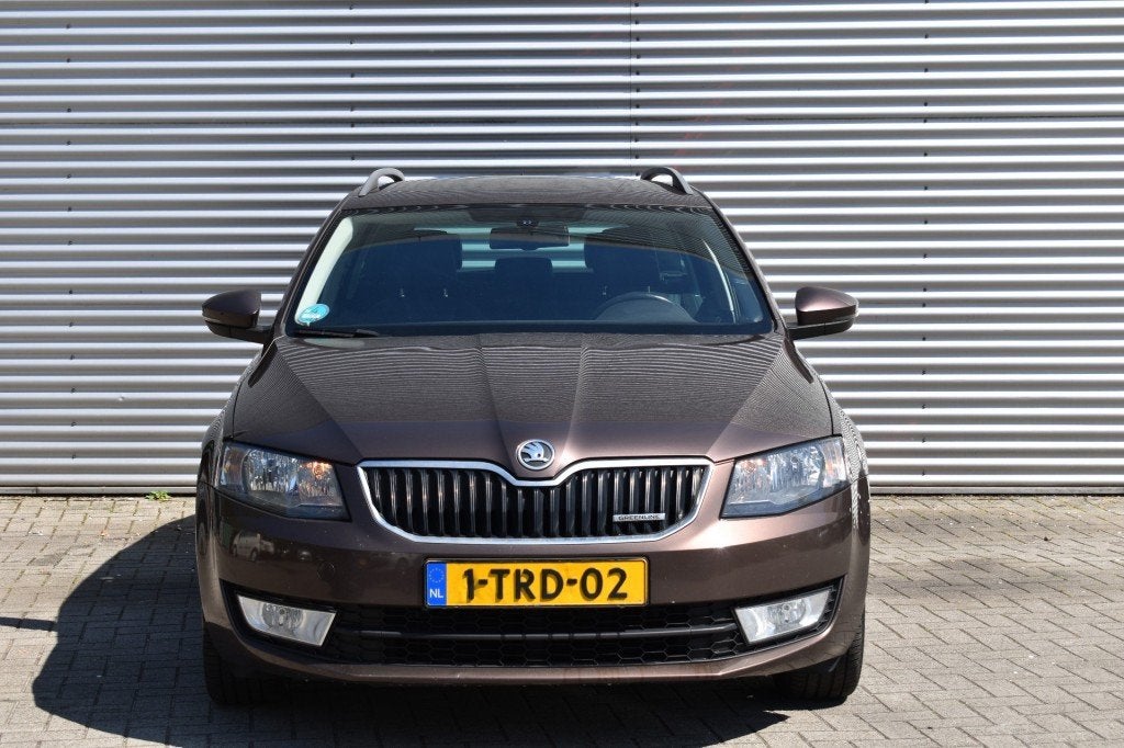 Skoda OCTAVIA COMBI 1.6 TDI BUSINESS LINE / STOEL VERW. / PD, Voorwielaandrijving, 4 cilinders, Bruin, Origineel Nederlands