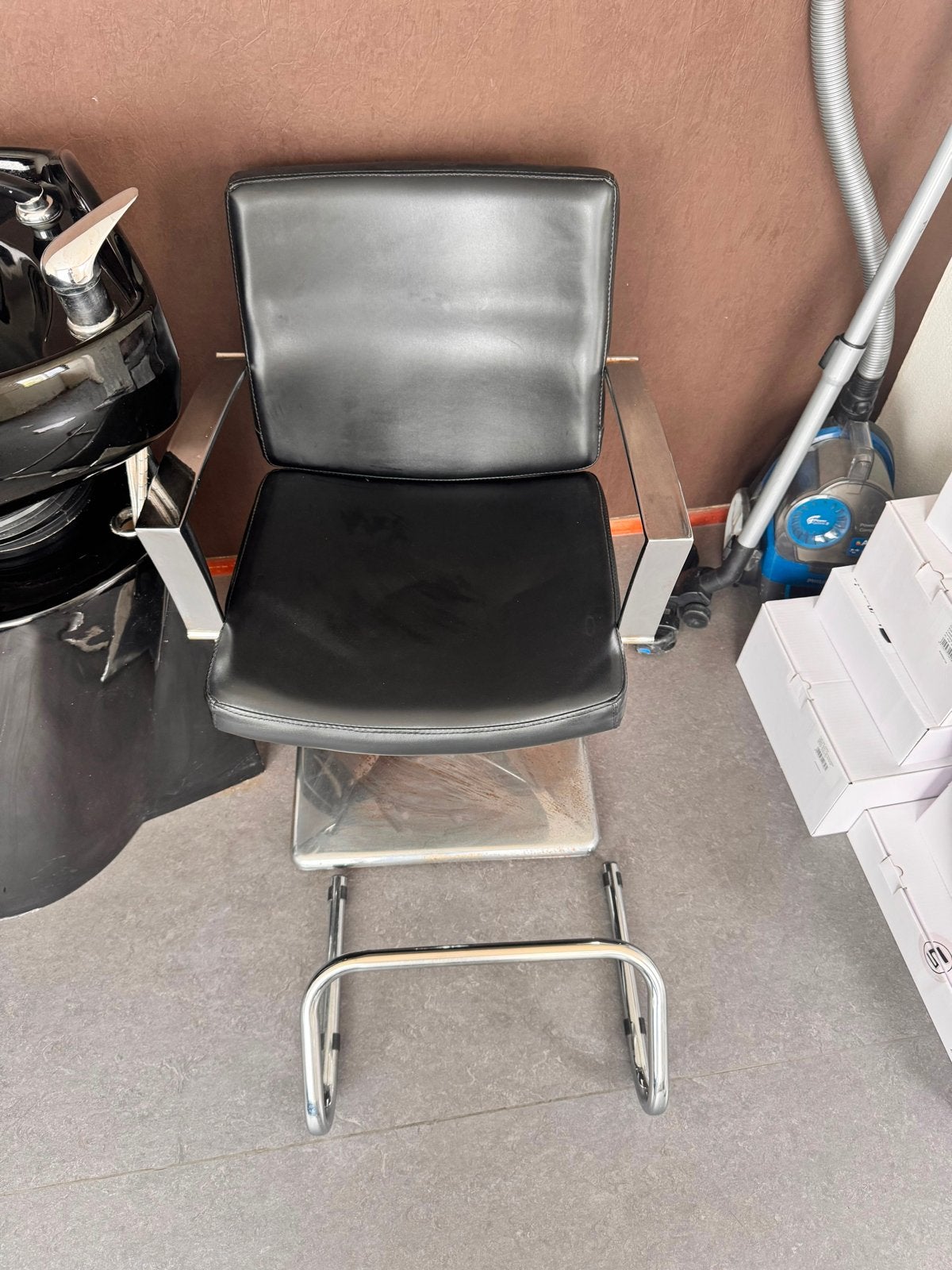 Kappersstoel met wasbak - Zwart, Huis en Inrichting, Ophalen