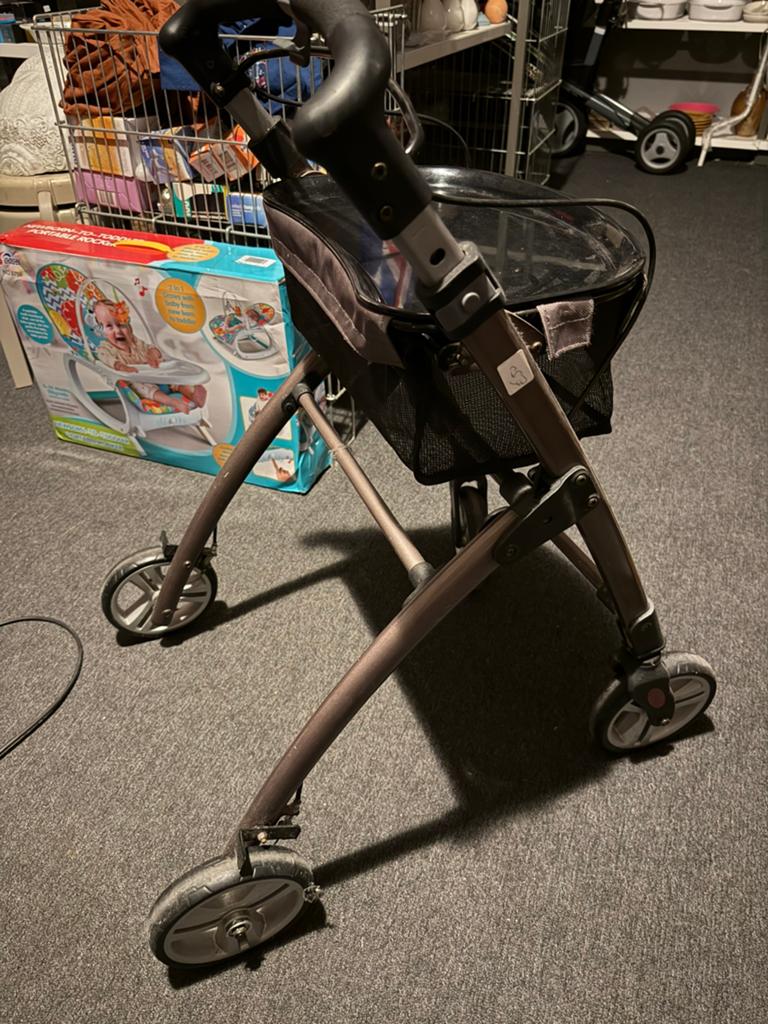 Rollator wheelz ahead lichtgewicht, Ophalen of Verzenden, Zo goed als nieuw