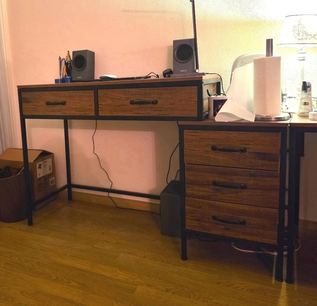 Te koop aangeboden bureau, Huis en Inrichting, Ophalen, 45 cm, Bruin, Zo goed als nieuw