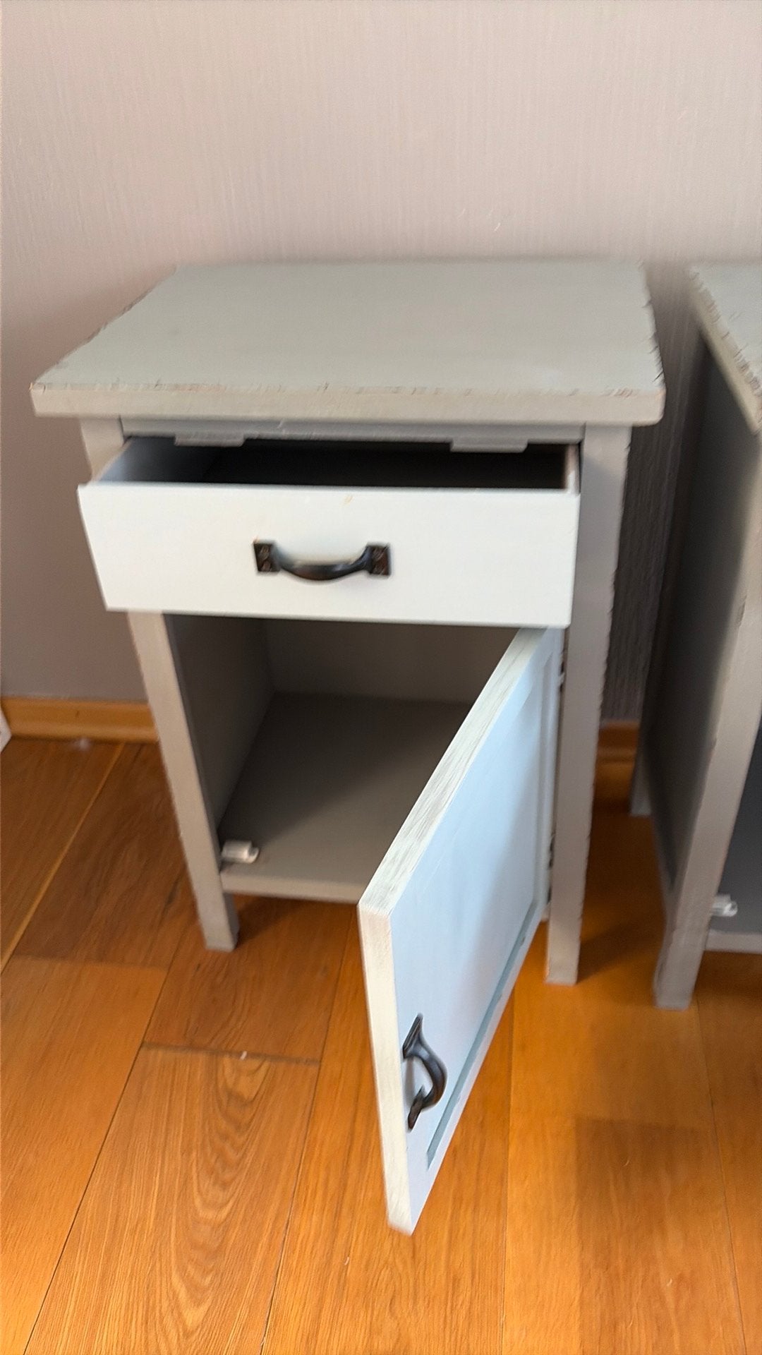 Brocante nachtkastjes 2 stuks, Gebruikt, Minder dan 45 cm, Hout, 55 tot 70 cm