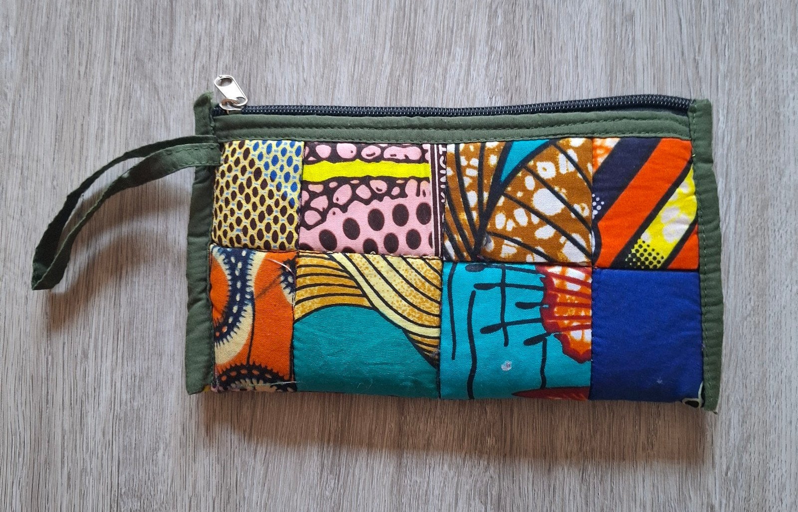 Kleurrijk portemonneetje/tasje met Afrikaanse print, Ophalen of Verzenden, Nieuw, Overige kleuren, Overige typen