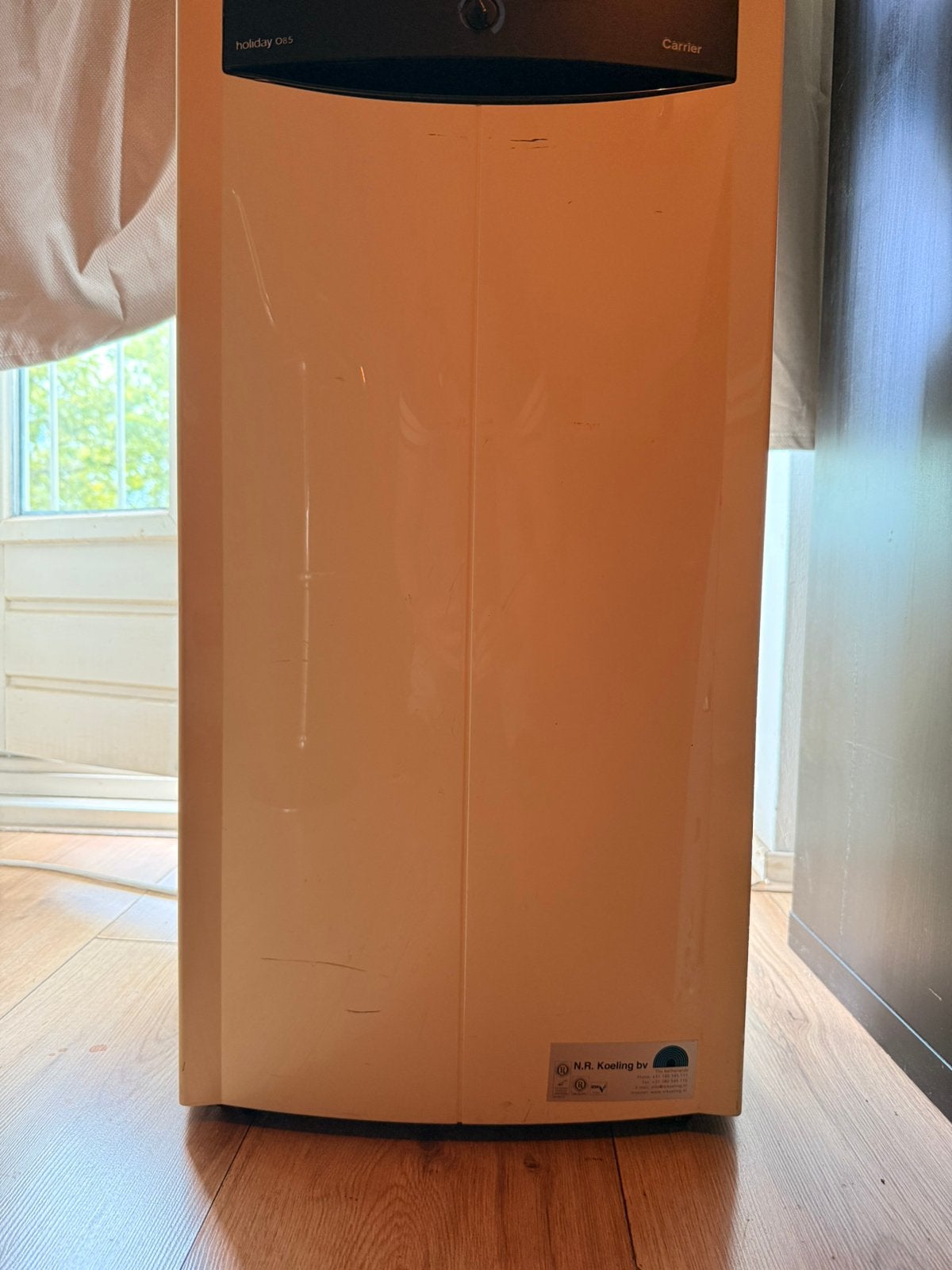 Te koop: een mobiele airco, A-merk Carrier, model Holiday 8, Ophalen, Minder dan 60 m³, 3 snelheden of meer, Zo goed als nieuw