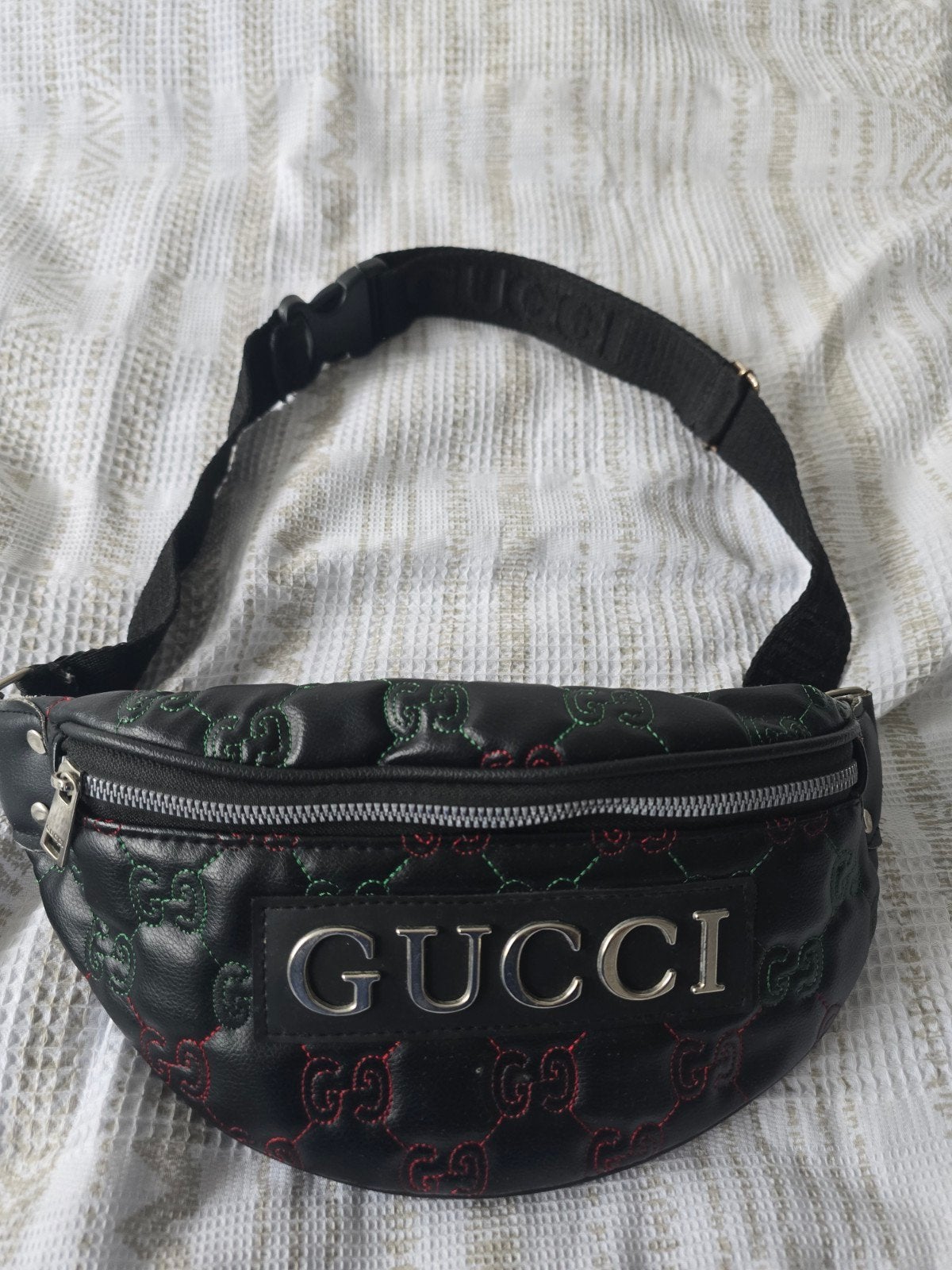 GUCCI fannypack rood en groene accenten | goede kwaliteit, Overige merken, Zwart, Ophalen of Verzenden, Zo goed als nieuw