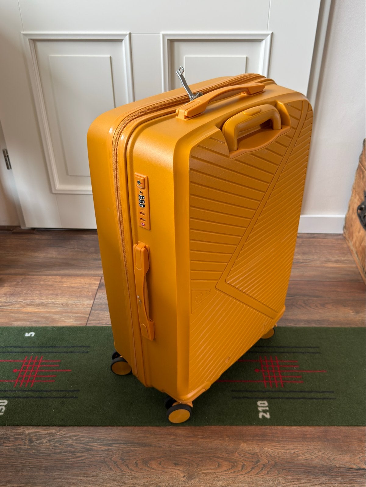 Oranje koffer met wieltjes en slot Human Nature, Ophalen, 50 tot 60 cm, Hard kunststof, Slot