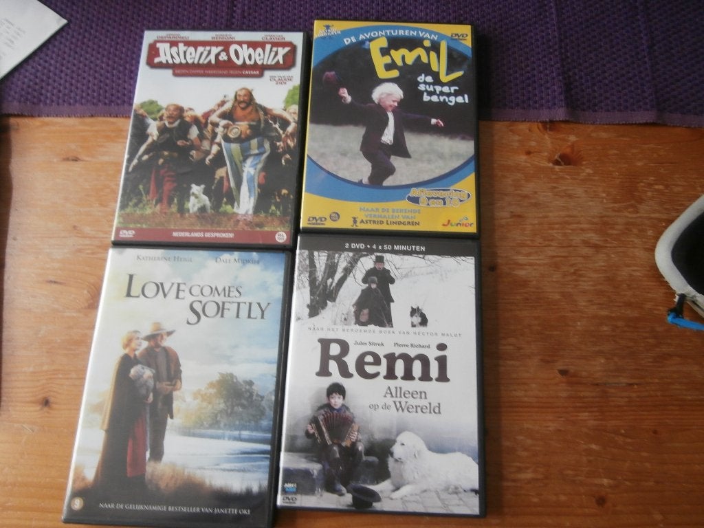 dvd kinderen film Remi Alleen op de wereld en tv serie Emil, Alle leeftijden, Ophalen of Verzenden, Zo goed als nieuw, Komedie