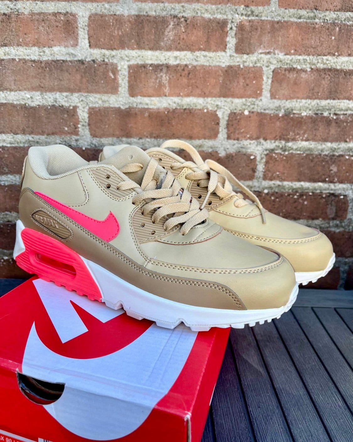 Nike air max 90 am90 43 sand brown red new ds, Kleding | Heren, Bruin, Verzenden, Nieuw, Sneakers of Gympen