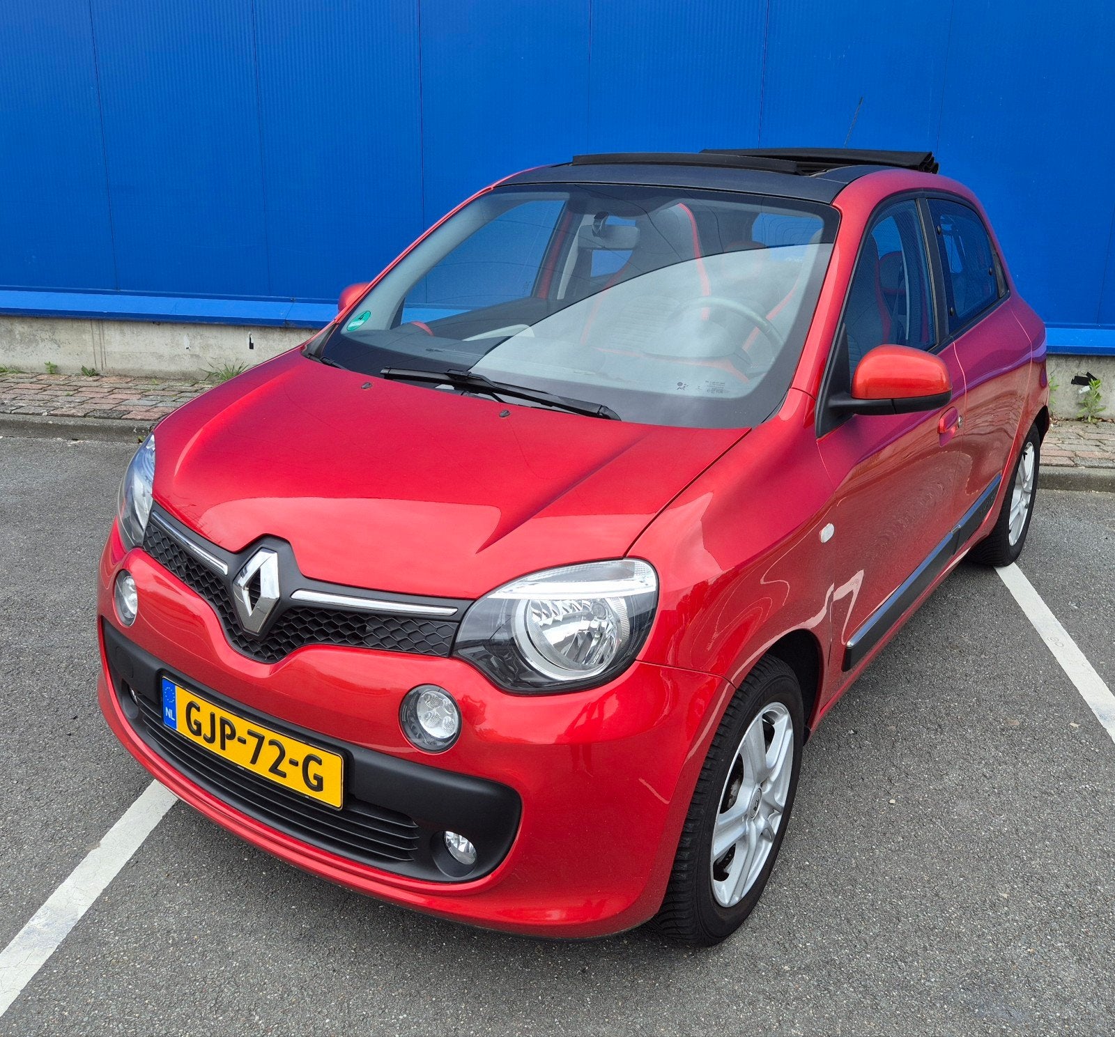 Renault Twingo 0.9 TCE 90Pk 2016 Rood Vouwdak Airco, Auto's, Renault, 898 cc, USB, Euro 6, 918 kg