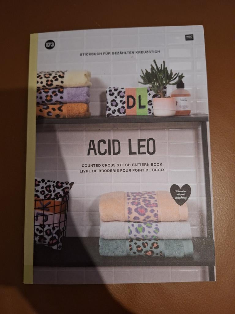 Rico Acid Leo Kruissteek Patronen Boek Nr. 173, Ophalen of Verzenden, Zo goed als nieuw, Handborduren, Patroon