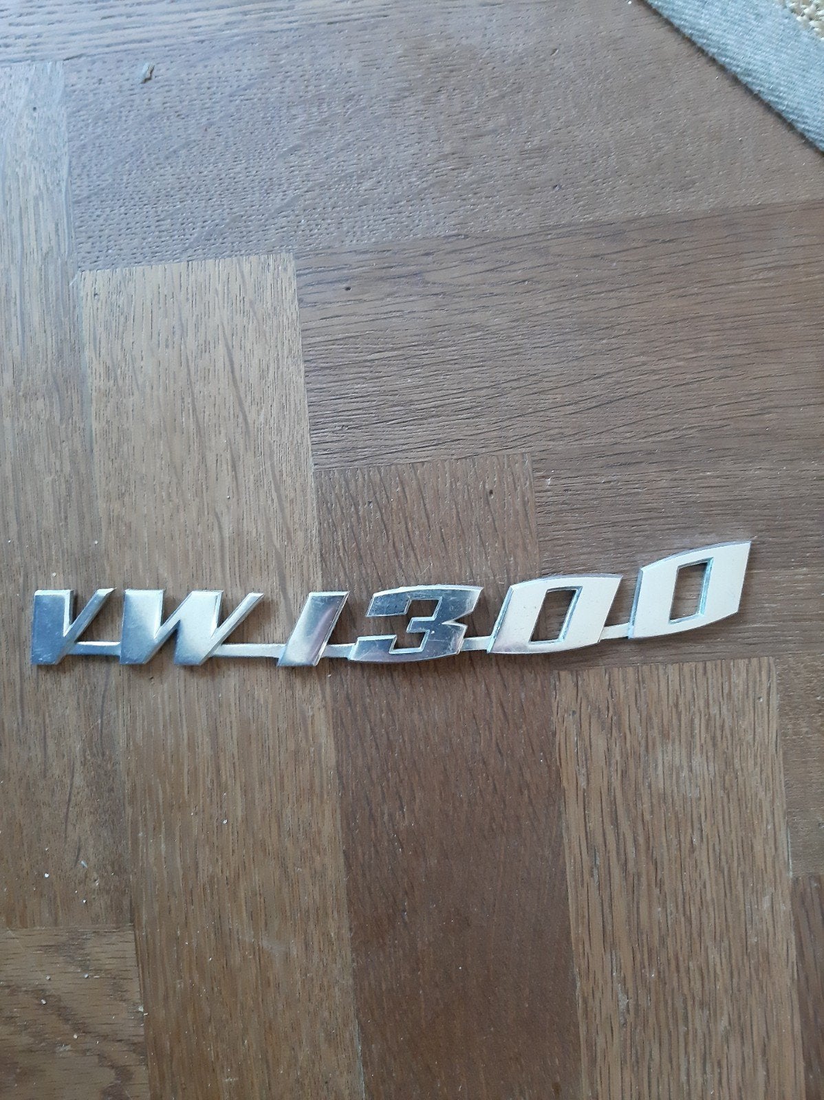 Volkswagen 1300 embleem logo plaatje, Auto-onderdelen, Ophalen of Verzenden, Gebruikt, Volkswagen