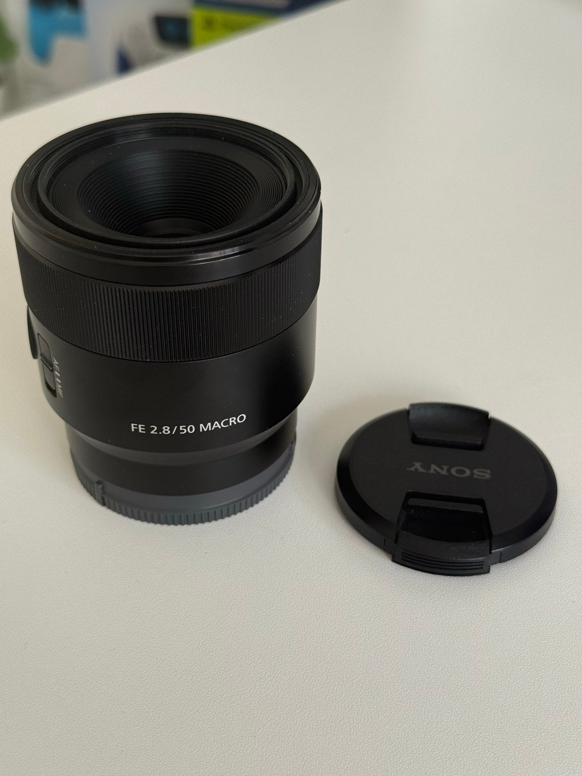Sony FE 50mm F2.8 Macro Lens Full-Frame, Ophalen of Verzenden, Zo goed als nieuw, Macrolens