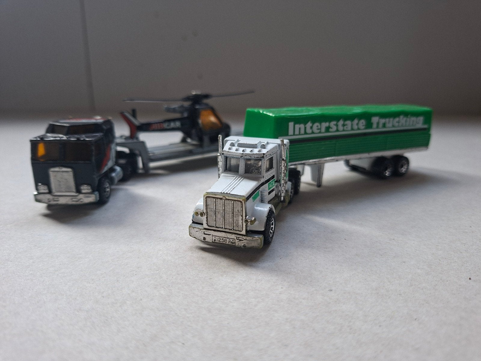 matchbox trucks jaren 80 convoy kenworth en peterbilt, Ophalen of Verzenden, Gebruikt, Bus of Vrachtwagen, Matchbox