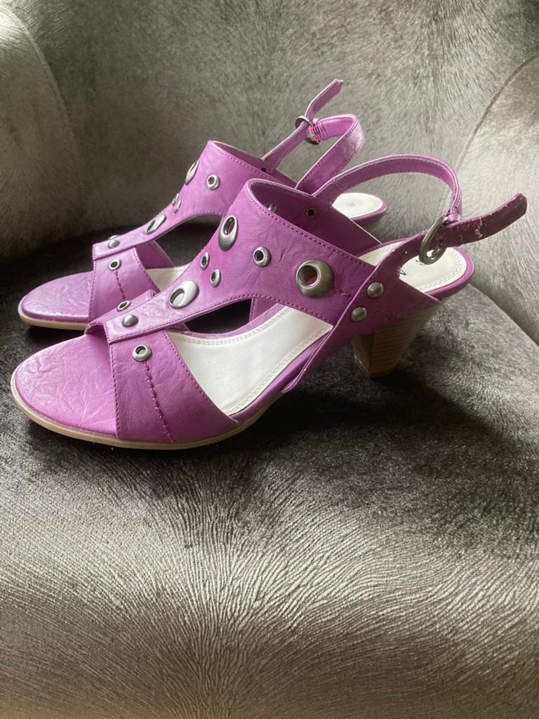 Prachtige pumps marco tozzi maat 38, Kleding | Dames, Schoenen, Ophalen of Verzenden, Nieuw, Overige kleuren, Sandalen of Muiltjes