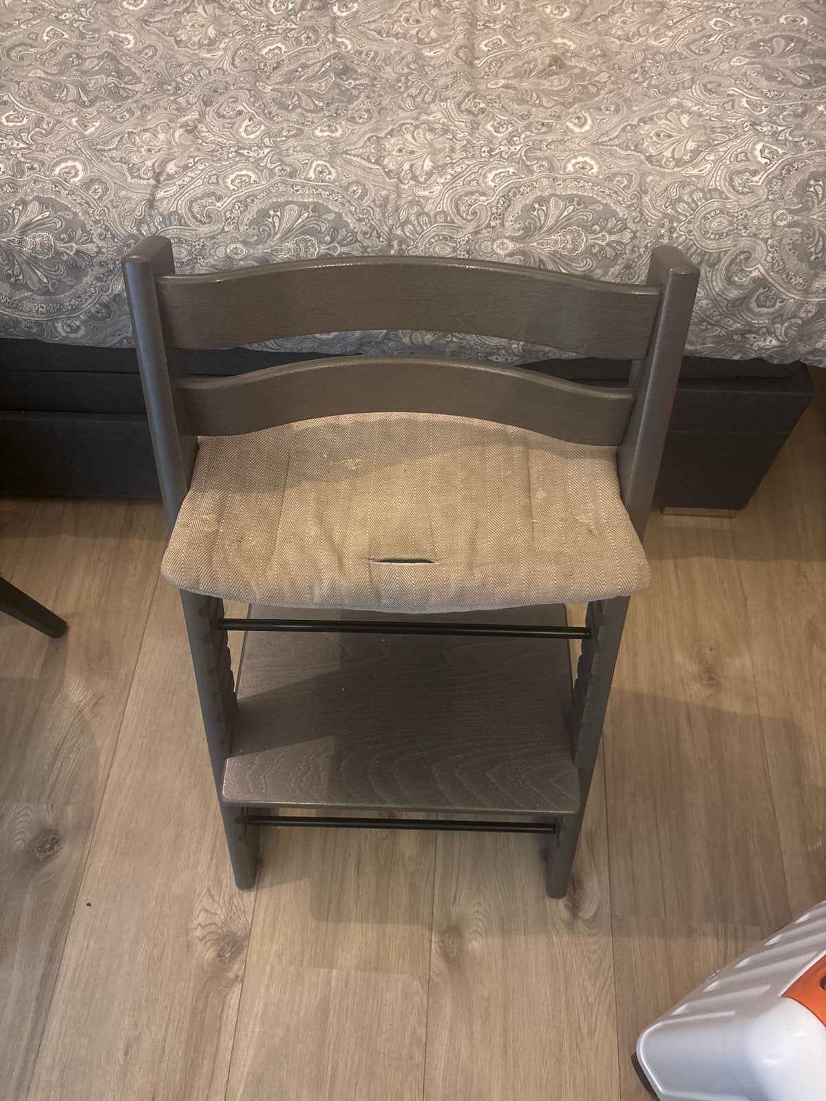 Stokke Tripp Trapp Gebruikte Meegroeistoel met kussen-Grijs, Ophalen, Gebruikt, Meegroeistoel, Aanschuifbaar