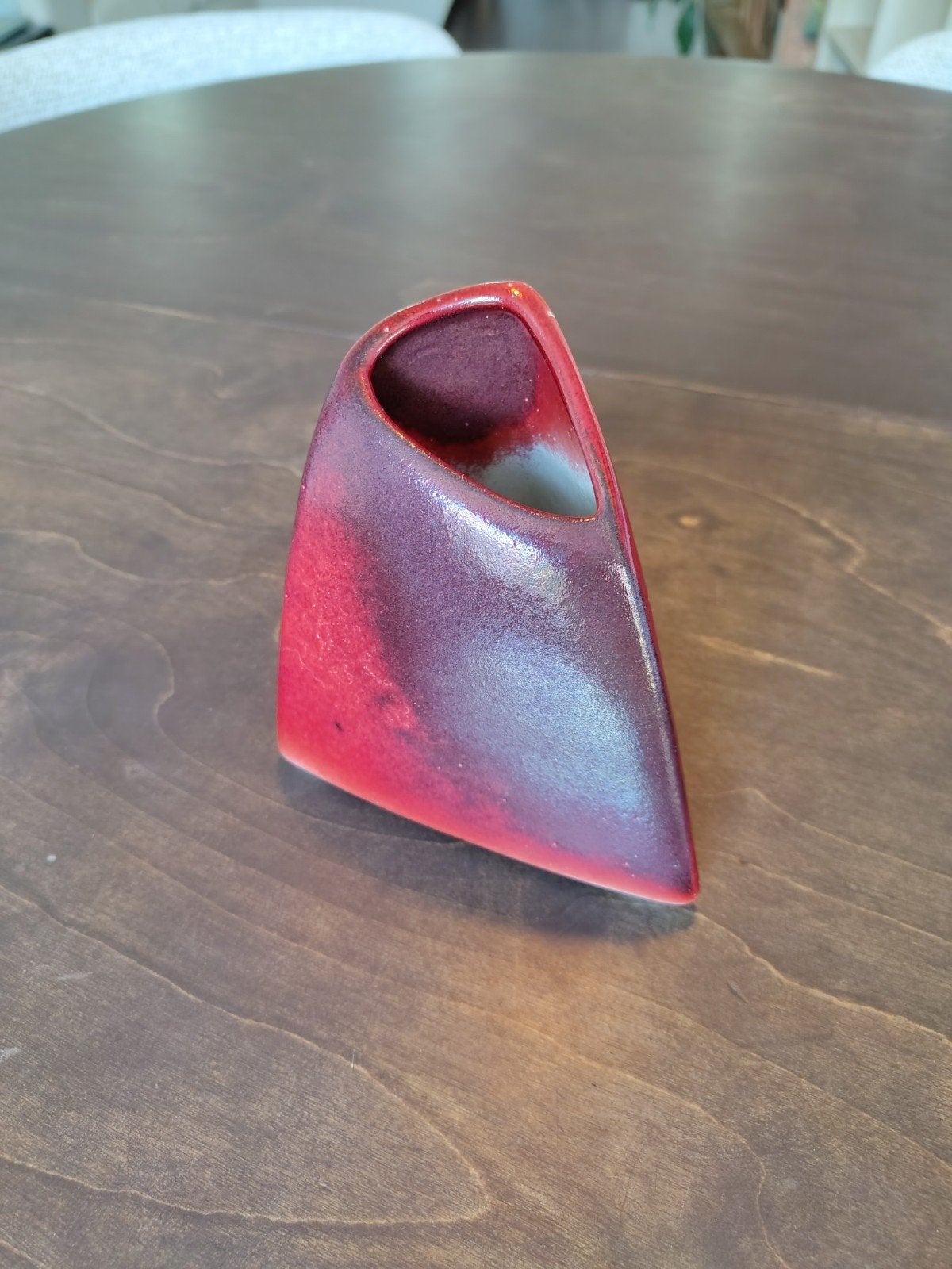 Vintage rood-paarse keramische vaas, uniek design, Ophalen