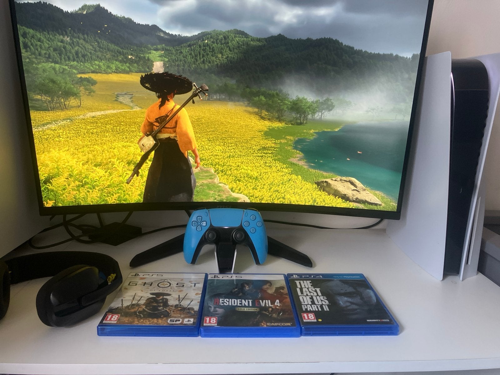 PS5 met 3 games, oplaadstation en gaming headset, Ophalen, Zo goed als nieuw, Playstation 5