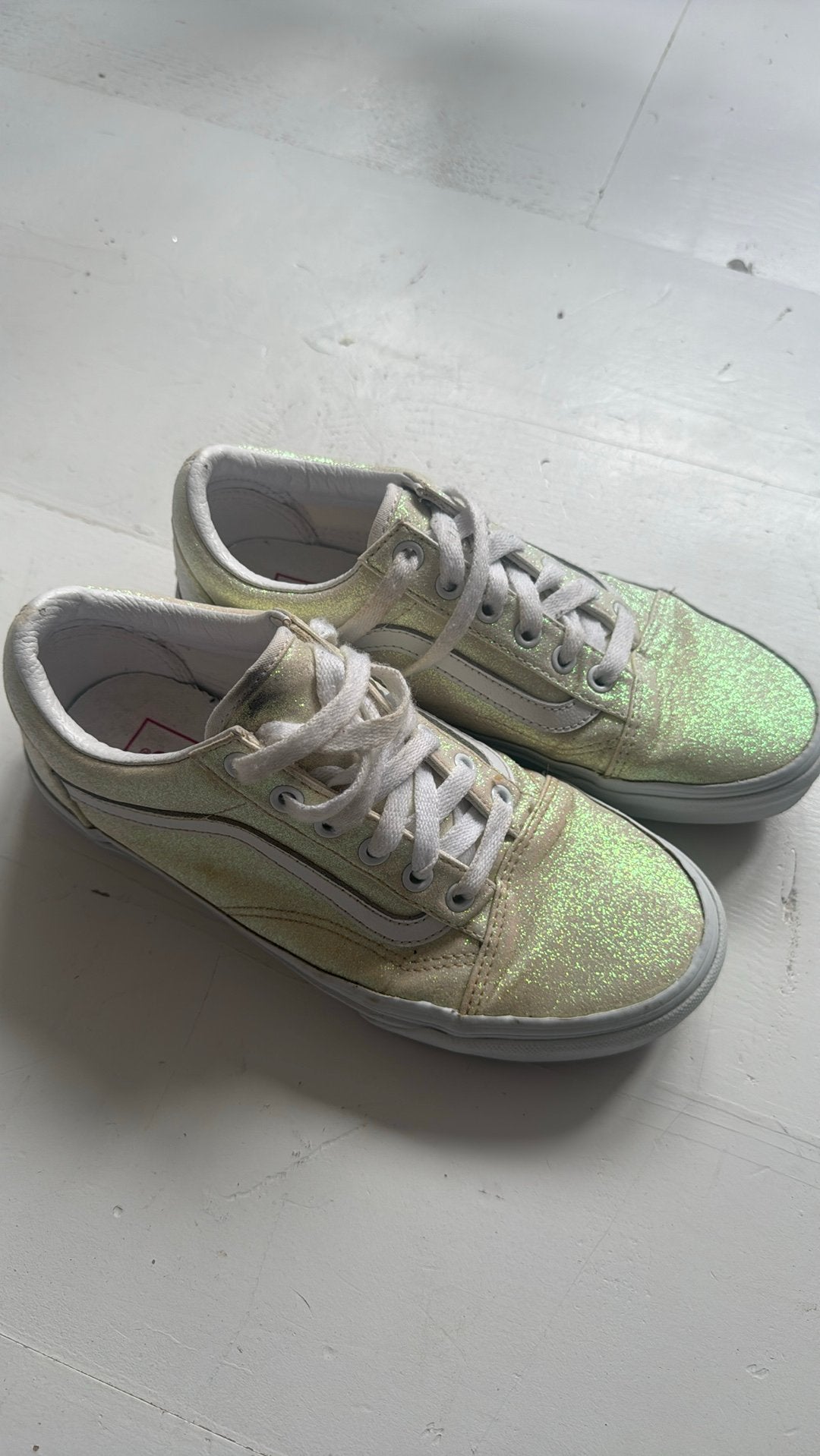 Vans schoenen eu maat 37 limited edition, Overige kleuren, Ophalen of Verzenden, Sneakers of Gympen, Gedragen