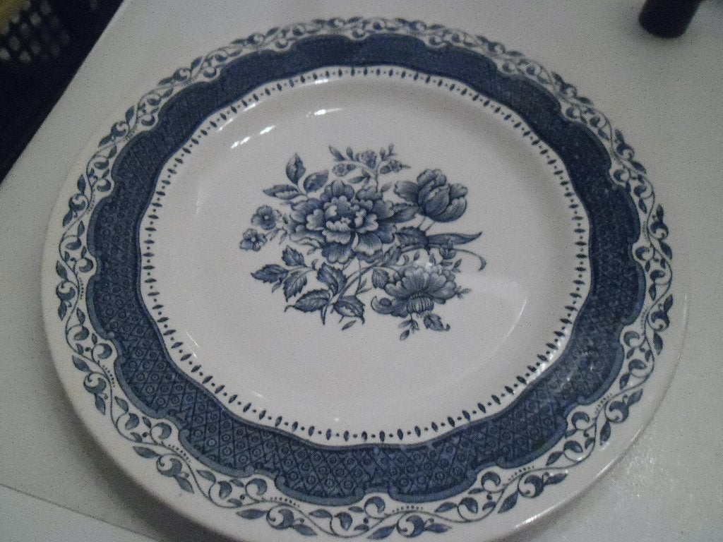 Vintage Staffordshire Ironstone bord - Blauw bloemmotief, Antiek en Kunst, Ophalen of Verzenden