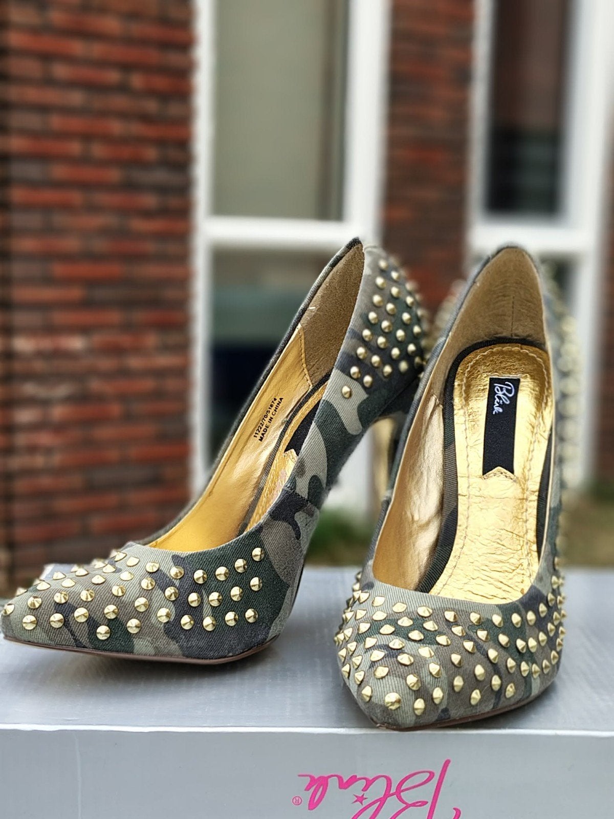 Mooie camo pumps met studs - Maat 36, Ophalen, Zo goed als nieuw, Groen, Pumps
