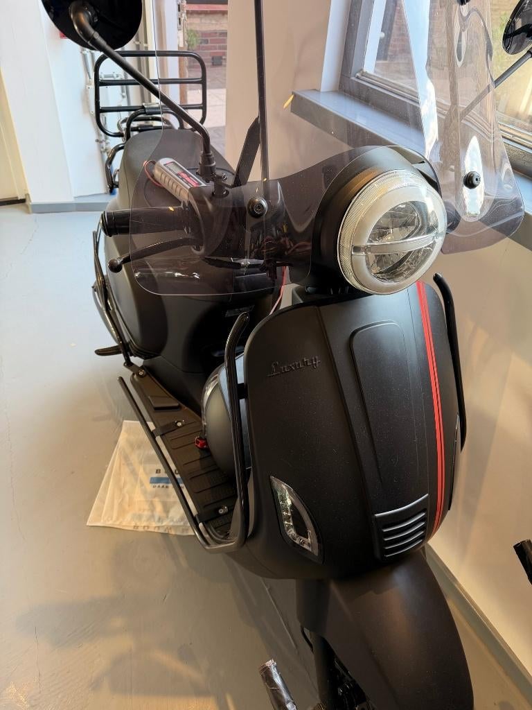 KILLERBEE VXL 282km ZGAN, Zo goed als nieuw, Benzine, Ophalen, Overige merken