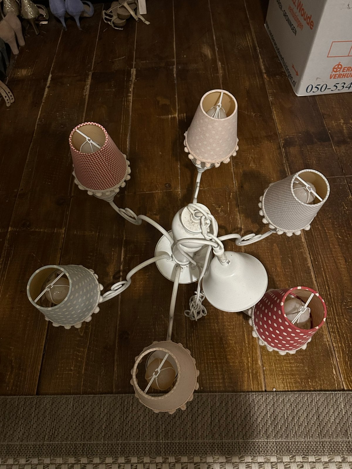 Kinderkroonluchter met 6 lampen en stoffen kappen, Huis en Inrichting, Lampen | Kroonluchters, Ophalen, Gebruikt, Metaal, E14 (klein)