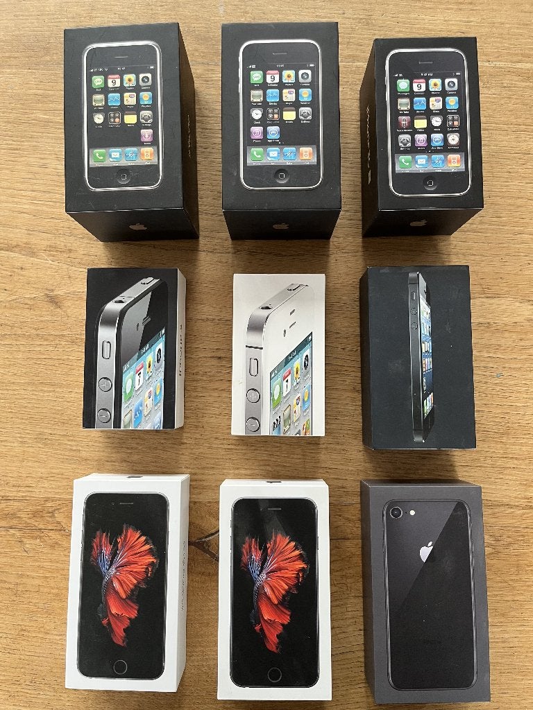 Partij iPhones met doosjes – Inclusief 1st Gen iPhone, Ophalen, 16 GB, Zwart, Zonder simlock