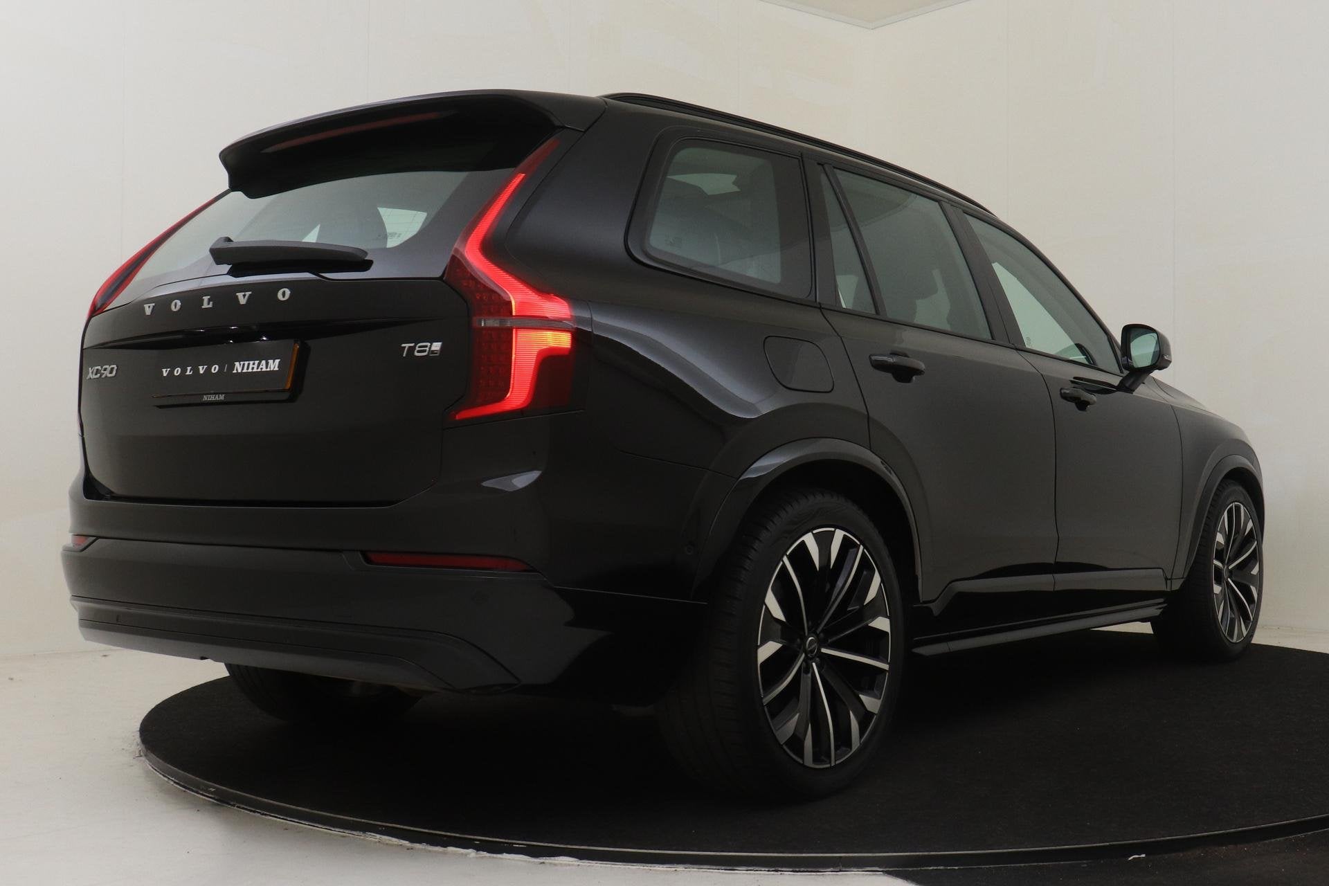 Volvo XC90 II T8 PLUG-IN HYBRID AWD ULTRA DARK *FULL OPTIONS, Auto's, Gebruikt, Euro 6, 4 cilinders, Zwart