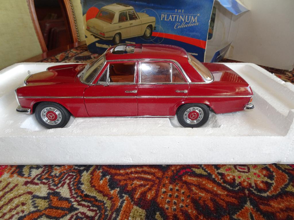 zeer MOOIE  MERCEDES BENZ W 115 STRICH 8 SUNSTAR  PLATIUM, Ophalen of Verzenden, Zo goed als nieuw, Auto, Sun Star