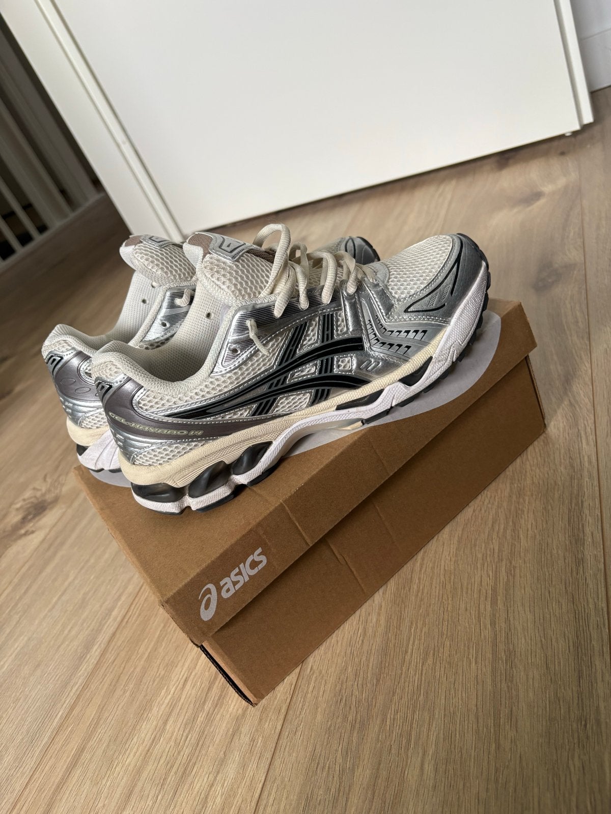 ASICS GEL-Kayano 14 Sneakers, Wit, Ophalen of Verzenden, Sneakers of Gympen, Zo goed als nieuw