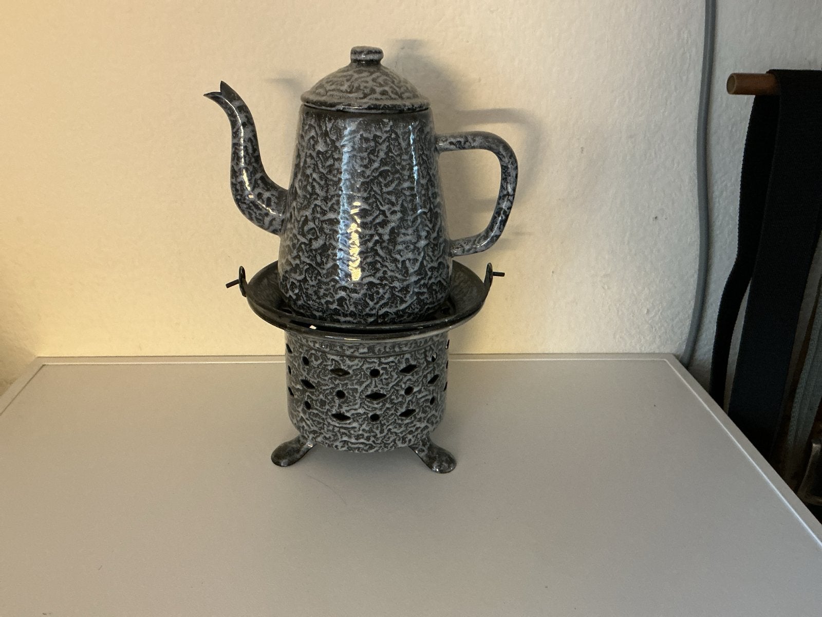 Vintage geëmailleerde koffiepot met rechaud, Antiek en Kunst, Ophalen