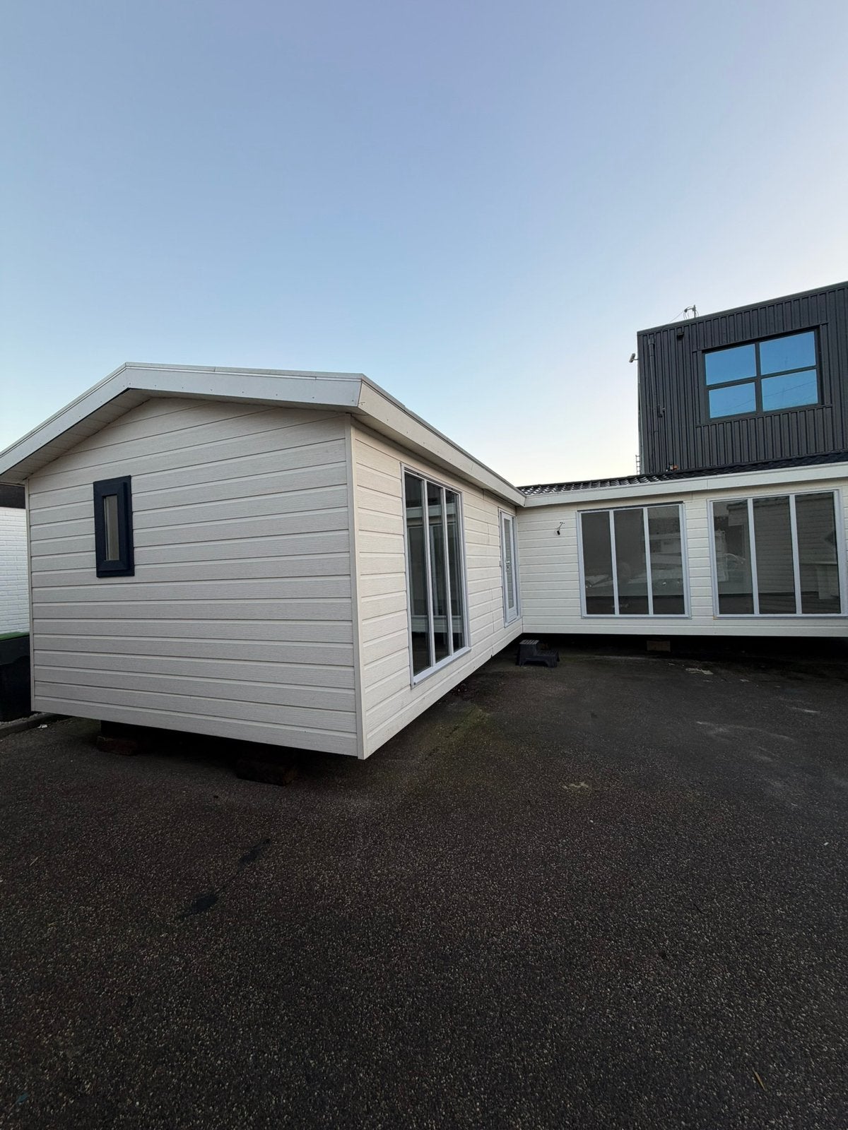 L CHALET TE KOOP WINTERHARD 66M2, Caravans en Kamperen, Stacaravans, Ophalen of Verzenden