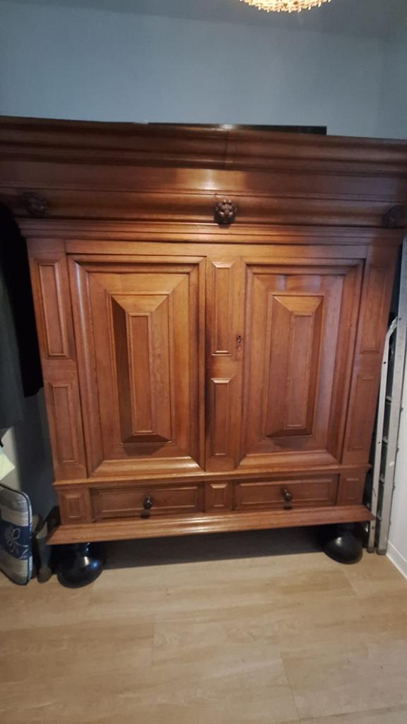 Monumentale 17e/18e-eeuwse Eiken Kussenkast – Uniek Adelaar, Ophalen