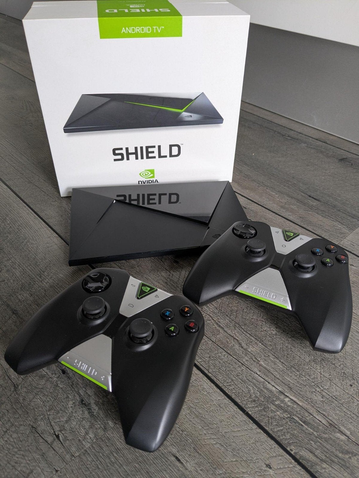 Nvidia Shield met 2 controllers + 128 gb extra | 4K HDR, Audio, Tv en Foto, Mediaspelers, Ophalen of Verzenden, Zo goed als nieuw