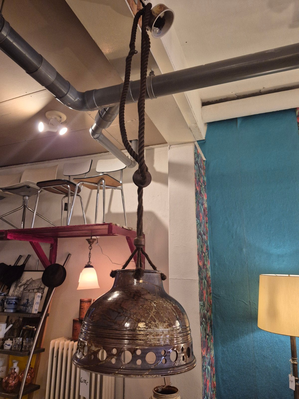 Unieke hanglamp met touw en keramische kap, Ophalen of Verzenden