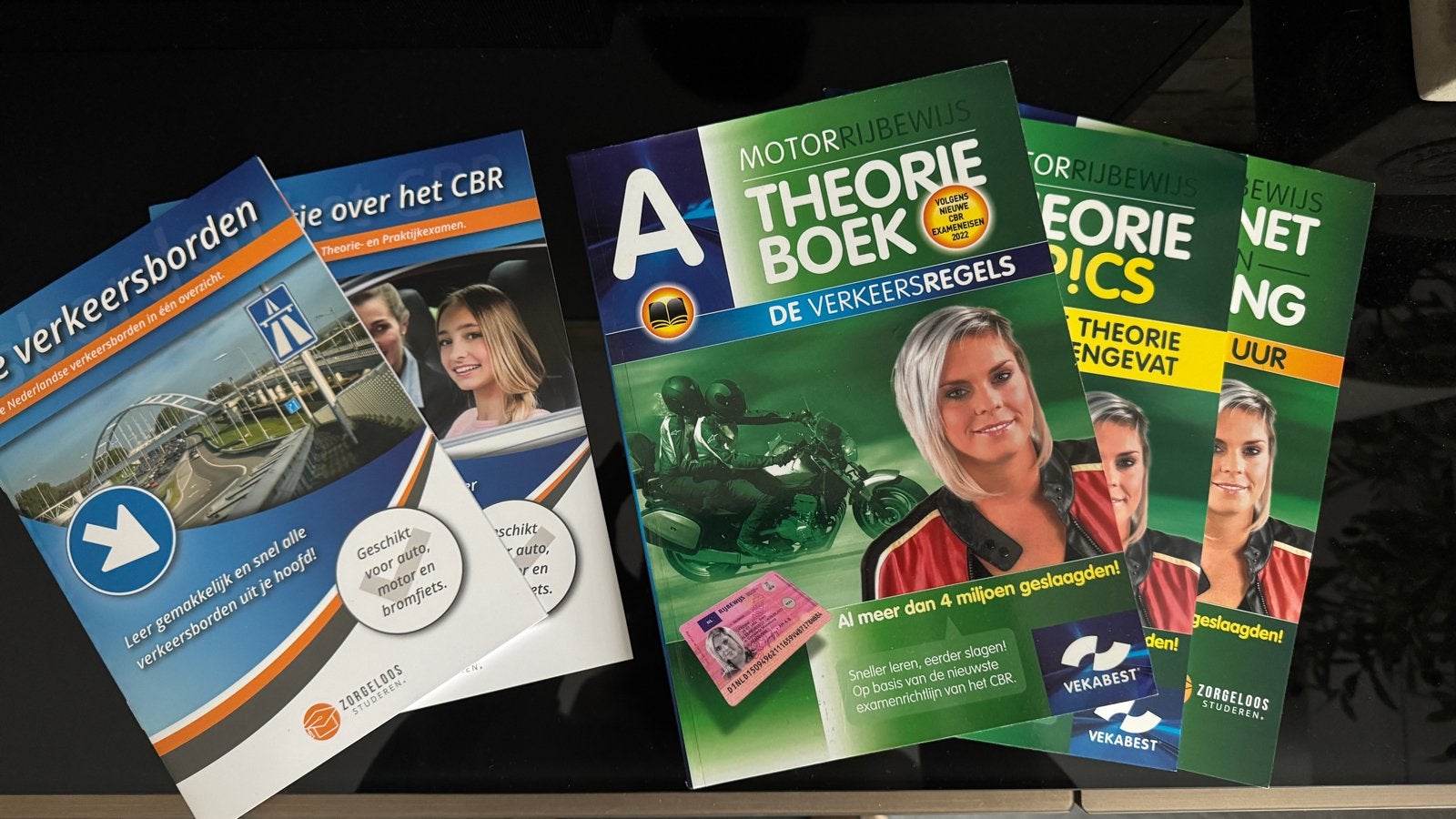 Motor theorieboeken rijbewijs A – Complete set Vekabest, Boeken, Ophalen of Verzenden, Alpha, Zo goed als nieuw, Niet van toepassing