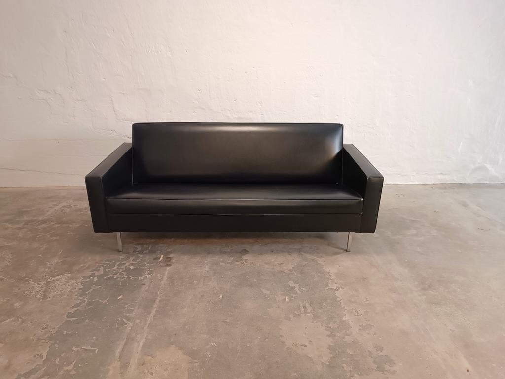 Vintage mid century vinyl leren bank, zwart, Huis en Inrichting, Ophalen, Tweedehands, 150 tot 200 cm, Tweepersoons