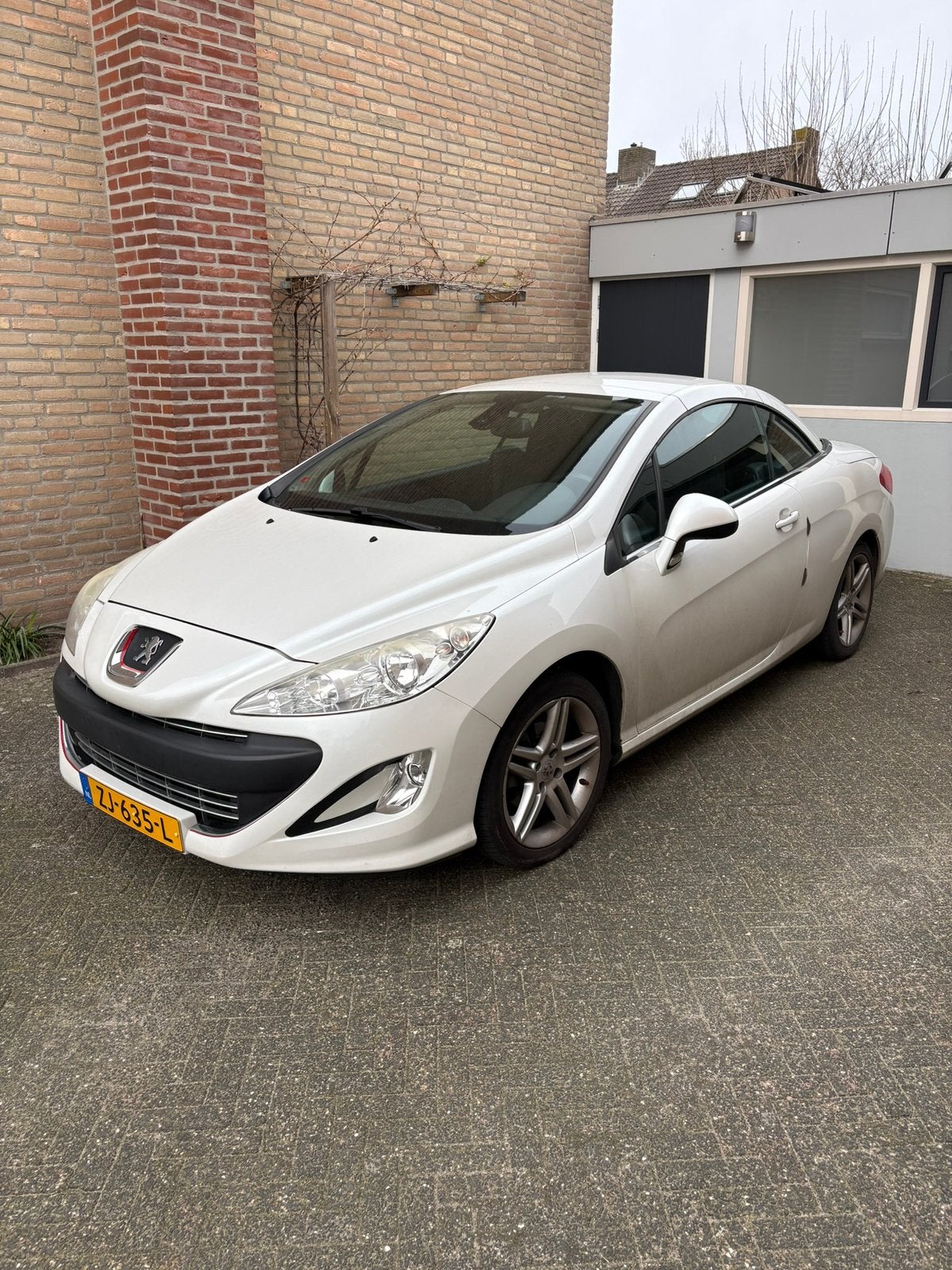 Peugeot 2011 Wit, Auto's, Cabriolet, 4 stoelen, Wit, 14 km/l
