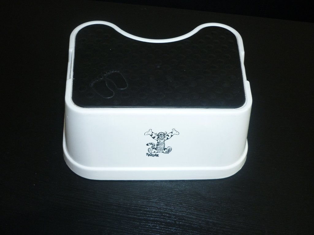 Opstapje teigetje / krukje zwart wit  / verhoging Disney, Ophalen of Verzenden, Zo goed als nieuw