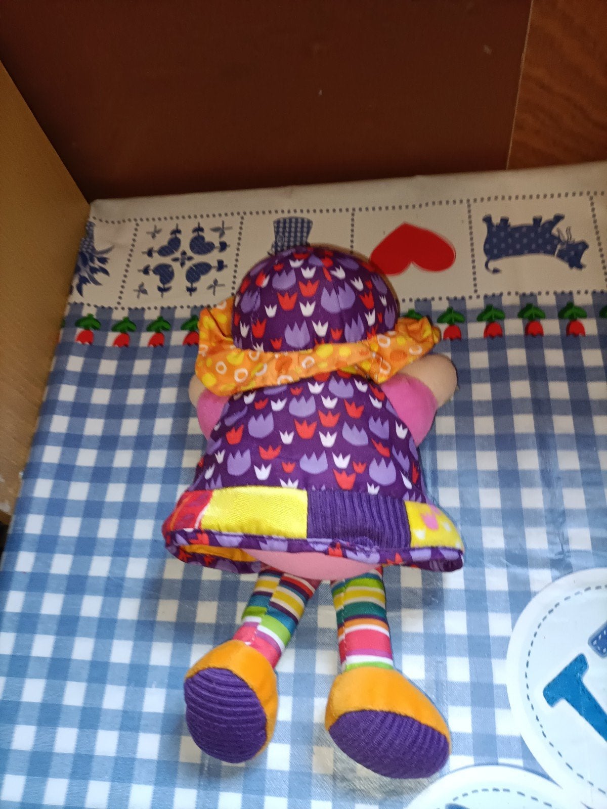 Lamaze meisje knuffel met knisper en rammelaar 28 cm, Kinderen en Baby's, Speelgoed | Knuffels en Pluche, Ophalen of Verzenden