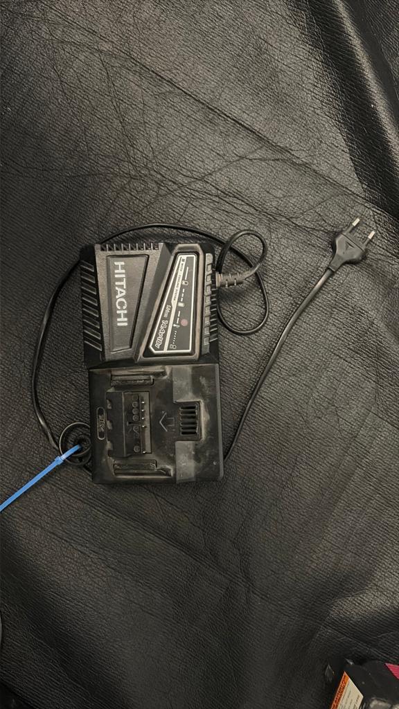 Hitachi oplader, Ophalen of Verzenden, Gebruikt