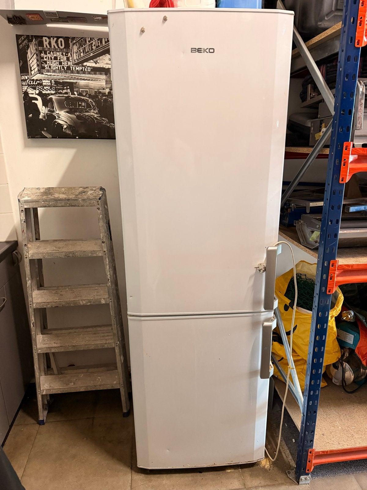 Beko Koelkast met Vriezer - Wit, Goede Staat, Witgoed en Apparatuur, Ophalen, Gebruikt, 200 liter of meer, 60 cm of meer