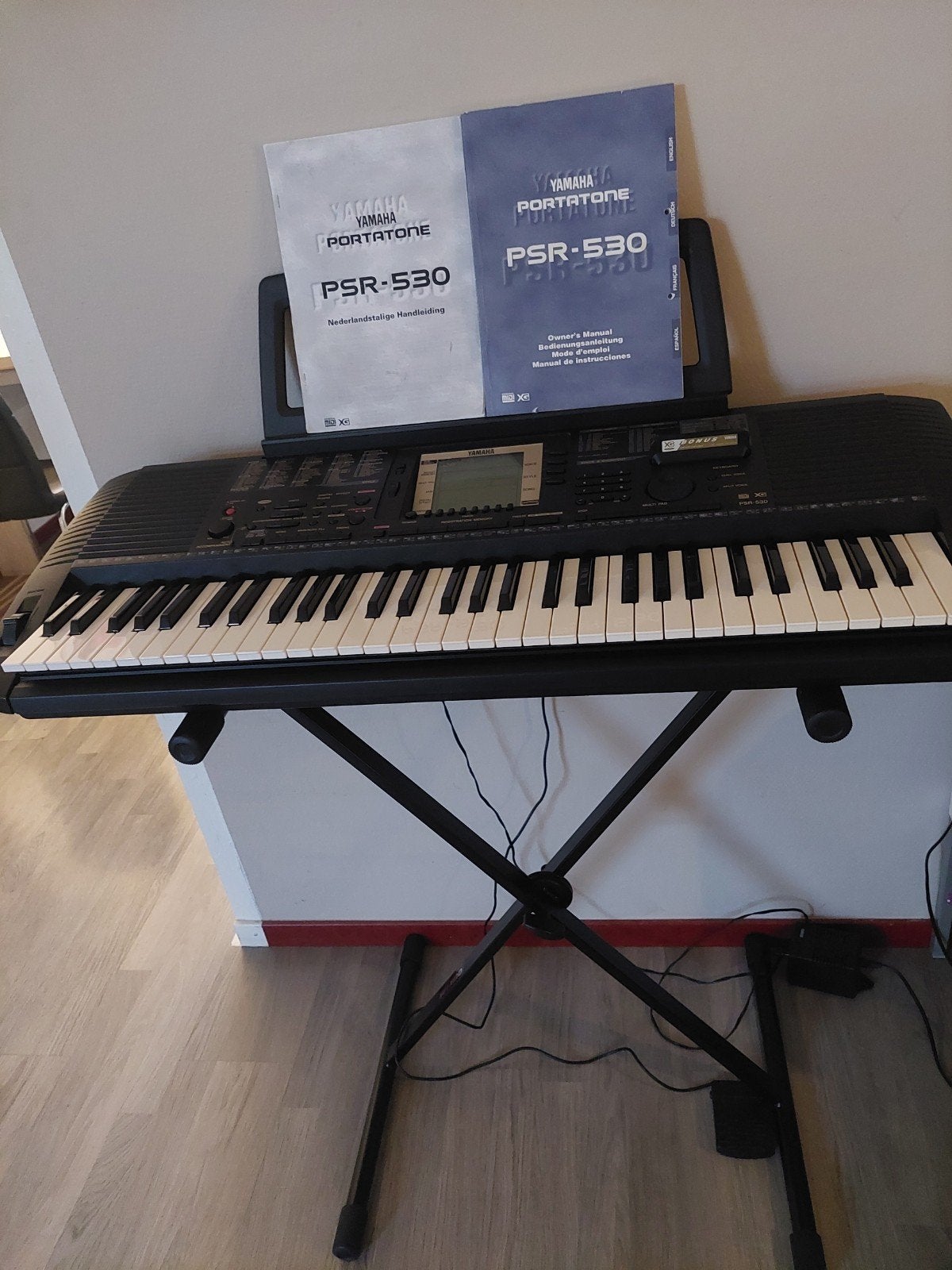 【希少機種】YAMAHA ポータトーン PSR-530 電子キーボード 61鍵盤 Yamaha Portatone PSR-530 Keyboard met standaard en boekjes