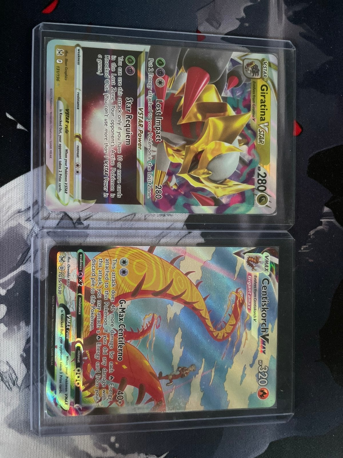 Giratana Vstar & Centiskorch Vmax pokemon kaarten, Ophalen of Verzenden, Zo goed als nieuw, Meerdere kaarten