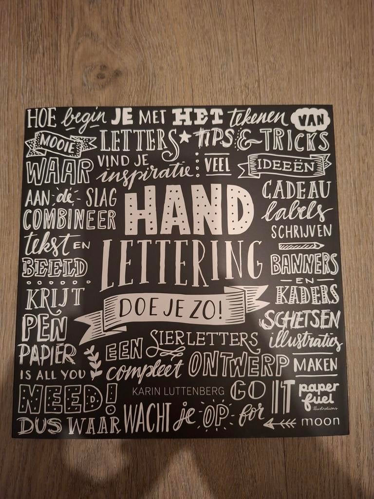 Handlettering Doe Je Zo! - Karin Luttenberg, Ophalen of Verzenden, Zo goed als nieuw, Tekenen en Schilderen, Karin Luttenberg