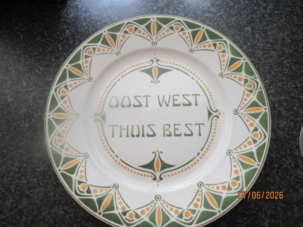 ANTIEK BORD- OOST,WEST,THUIS,BEST,-CHRIS VAN DE HOEF-CA1910, Ophalen of Verzenden