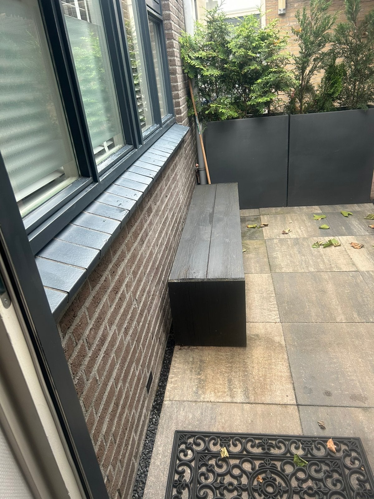 2 st  houten bankjes grijs, Tuin en Terras, Ophalen of Verzenden, Gebruikt, Hout