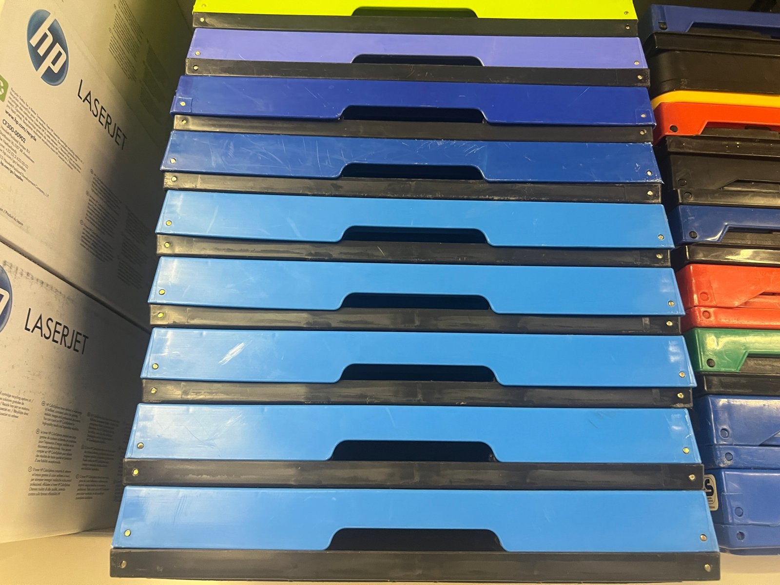 10 Klapkratten - 9x Blauw, 1x Groen, Ophalen of Verzenden, Zo goed als nieuw