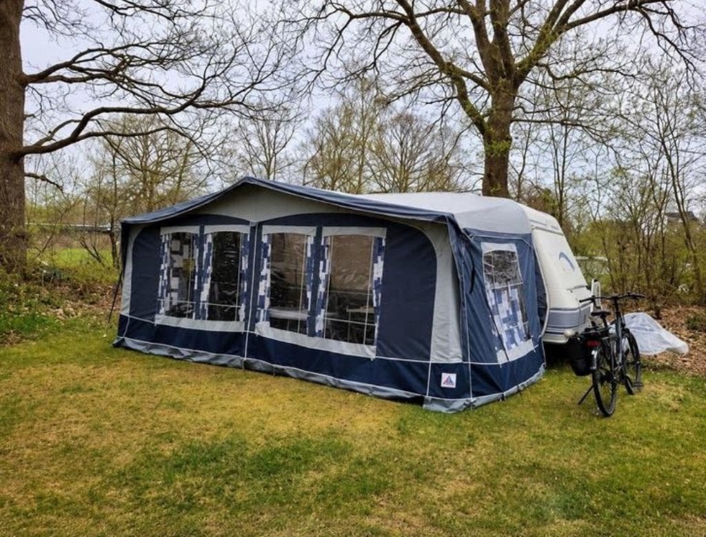 TEC Travel King 535 TE — nette caravan met voortent, Rondzit, Particulier, Kachel, Tot en met 4